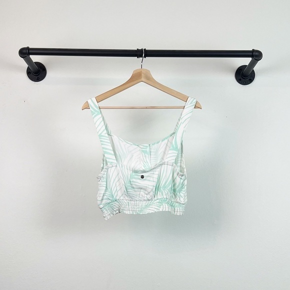 NWT Roxy Sea Fog Palm Print Sleeveless Floral Crop Top - Picture 4 of 7